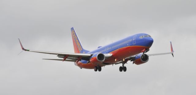 Boeing 737-800 (N500WR)