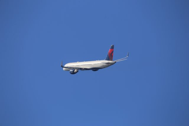 Boeing 757-200 (N821DX)