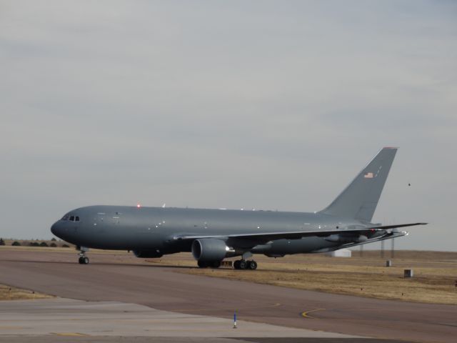 BOEING 767-300 —