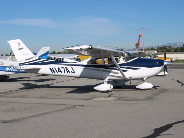 Cessna Skylane (N147AJ) - Parked at Fullerton