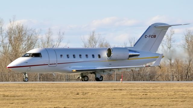 Canadair Challenger (C-FICB)