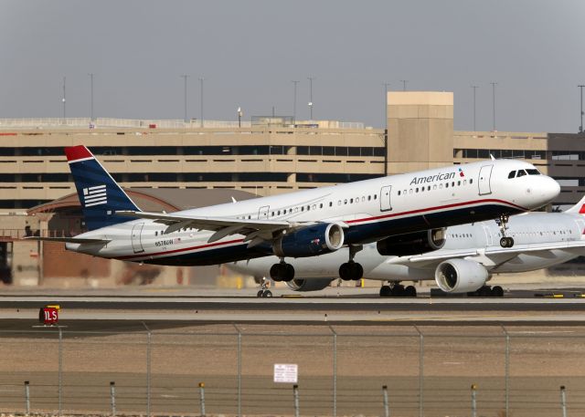 Airbus A321 (N578UW)