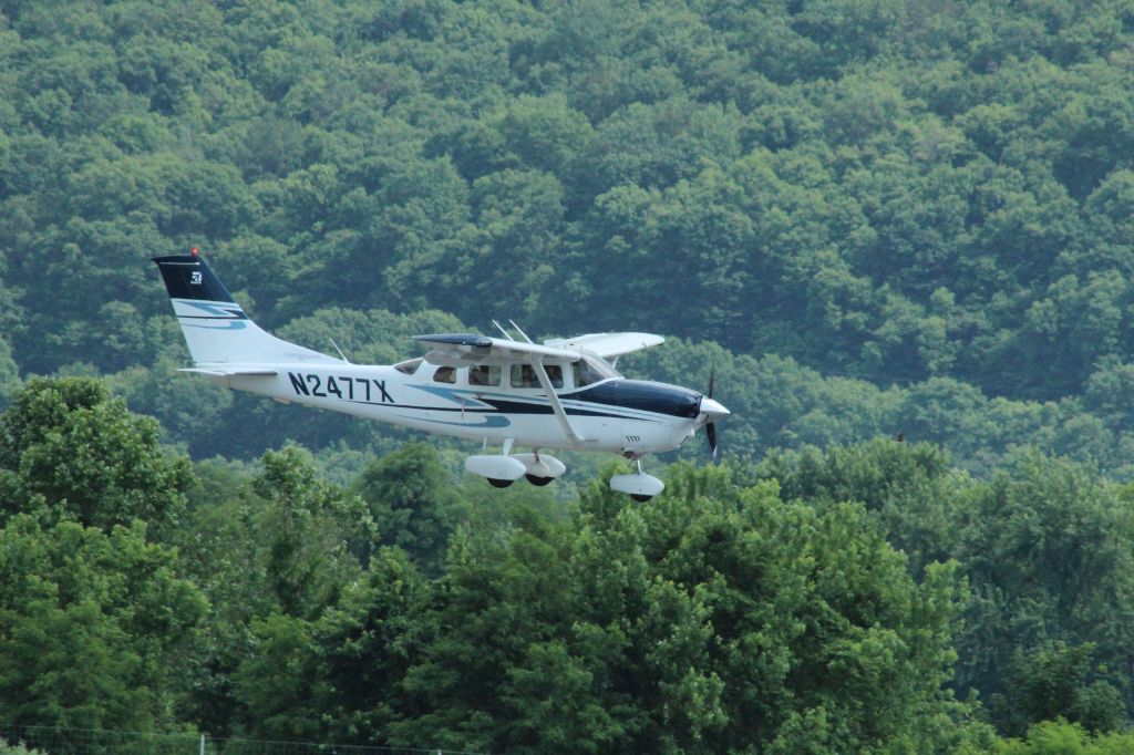 Cessna T206 Turbo Stationair (N2477X) - Short Final! 