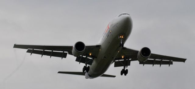 Airbus A300F4-600 (N661FE)