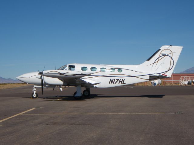 Cessna 421 (N17HL)