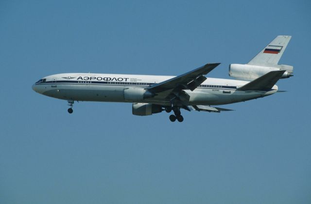 McDonnell Douglas DC-10 (N524MD) - Final Approach to Narita Intl Airport Rwy34L on 1997/11/09