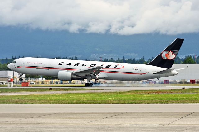 BOEING 767-300 (C-GCIJ)