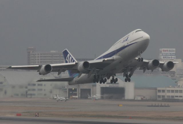 Boeing 747-200 (JA8966)