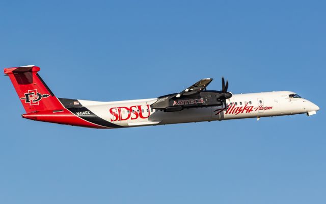 de Havilland Dash 8-400 (N414QX)