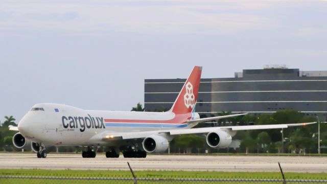 BOEING 747-8 (LX-VCB)