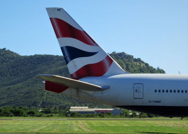 Boeing 777-200 (G-YMMF)