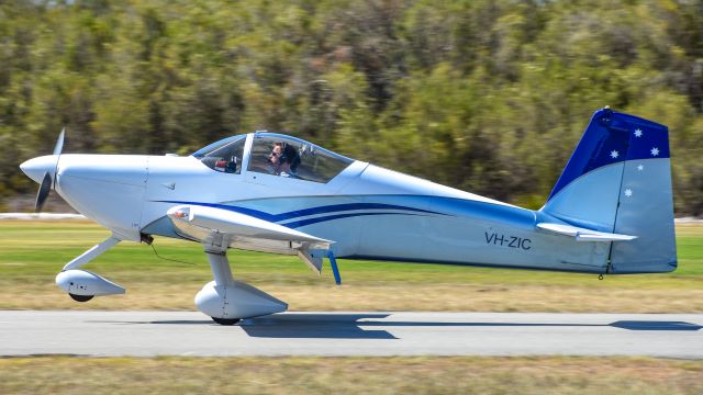 Vans RV-7 (VH-ZIC)