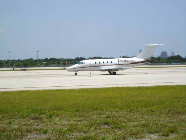 Cessna Citation III (PT-MGS) - 7/22/10 heading for R09L