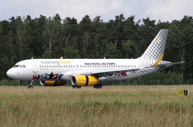Airbus A320 (EC-MEQ)