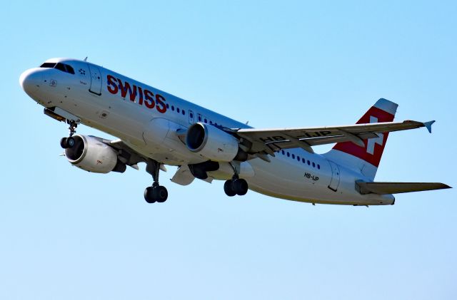 Airbus A320 (HB-IJP)