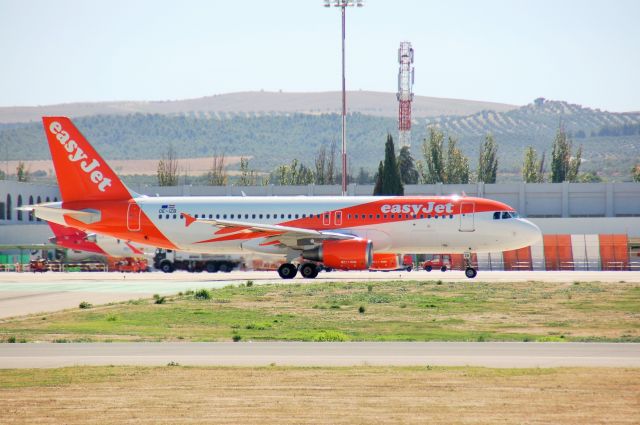 Airbus A320 (OE-IZB)