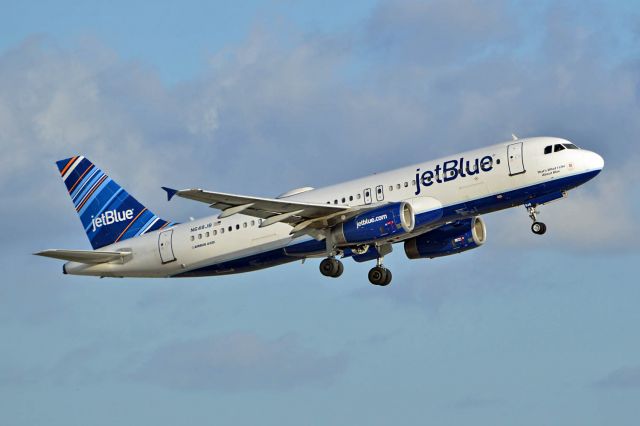 Airbus A320 (N648JB)