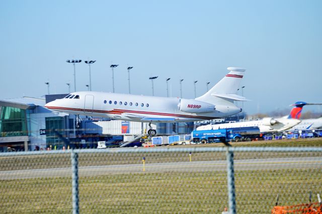 Dassault Falcon 2000 (N89RP)