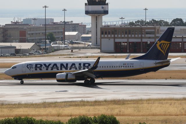 Boeing 737-800 (EI-FRZ)