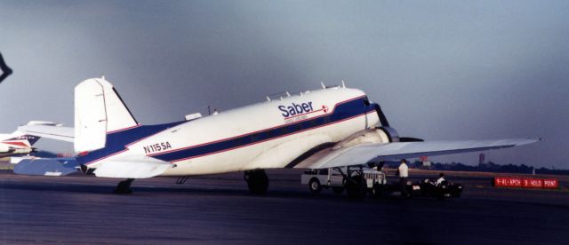 Douglas DC-3 (N115SA)