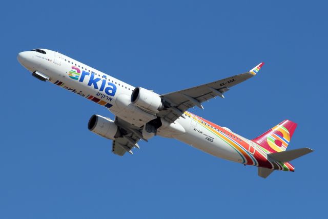 Airbus A321 (4X-AGK) - 12/02/2022: Flight to Salzburg commenced climbing after t/o from runway 26.