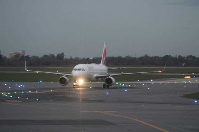 Airbus A320 (CC-BFW)