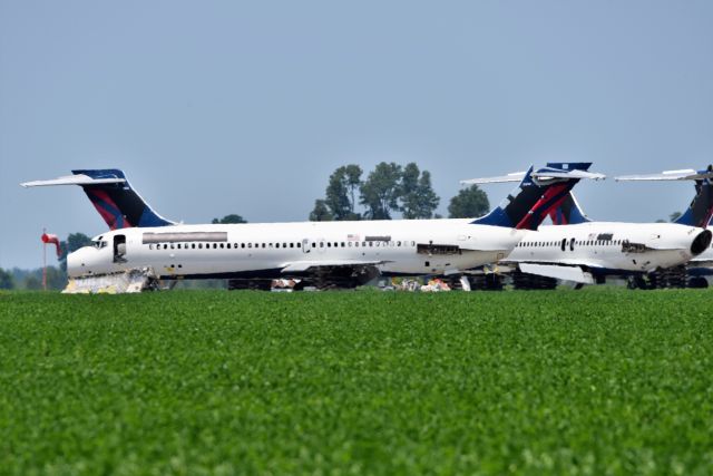 Boeing 717-200 — - 07-04-21. Anyone know the identity of this B712?