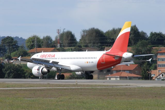 Airbus A320 (EC-JFN) - EC-JFN Landing At LEVX, From LEMD. 11-09-2021