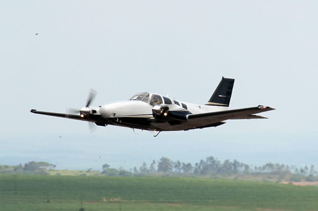 Beechcraft 55 Baron —