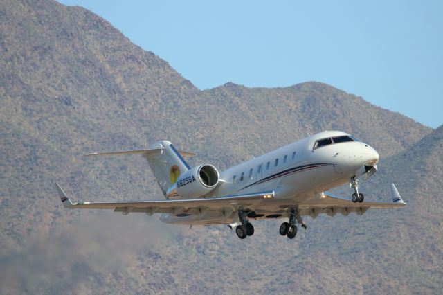 Canadair Challenger (N825SA)