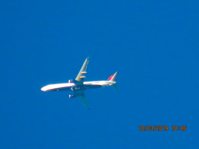 Boeing 737-800 (N883DN)