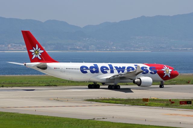Airbus A330-200 (HB-IQI) - charter flight KIX-ZRH