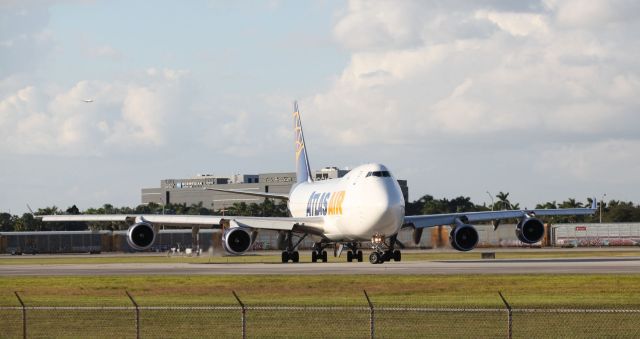 Boeing 747-400 (N485MC) - Turning on the runway on the afternoon of the 11th of November, 2018.