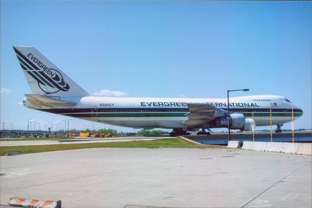 Boeing 747-200 (N486EV)