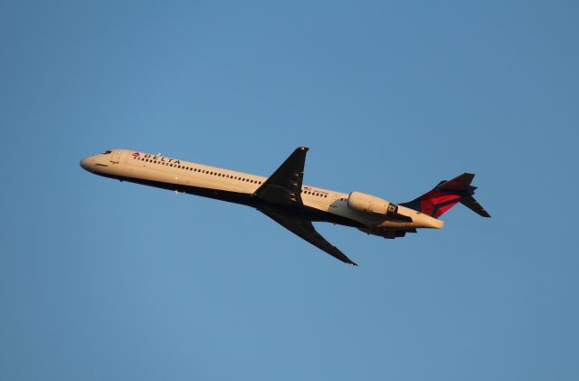 McDonnell Douglas MD-90 (N927DN) - Flight 1946 to ATL (September 15th, 2017) 