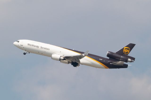 Boeing MD-11 (N259UP) - 2020-07-22br /UPS2195 KEWR-KSDF