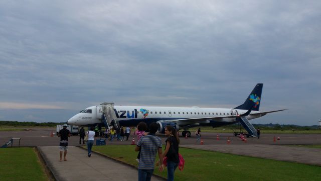 Embraer ERJ-190 (PR-AUJ) - Embraer ERJ-195AR (Batizada de Comandante Omar Fontana, pioneiro da aviação)