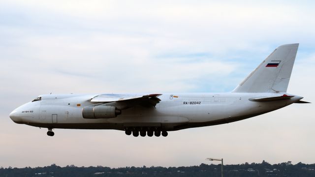 Antonov An-124 Ruslan (RA-82042) - Antonov An124-100 cn 9773054055092 ln 06-06. Volga-Dnepr RA-82042 YPPH 10th June 2020