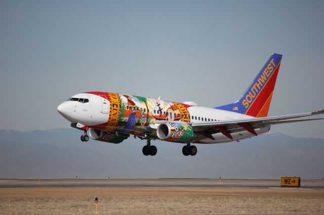 Boeing 737-700 (N945WN)