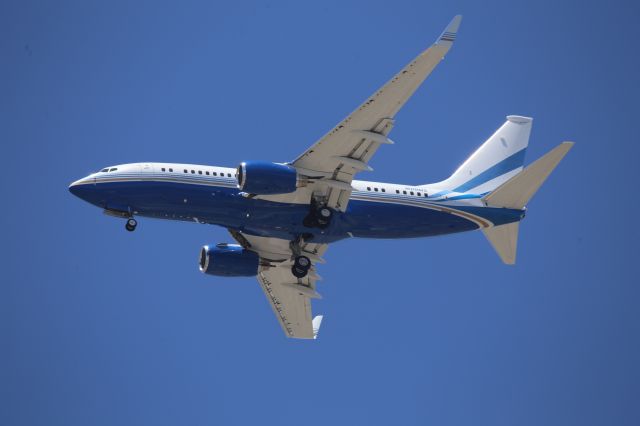 Boeing 737-700 (N108MS)