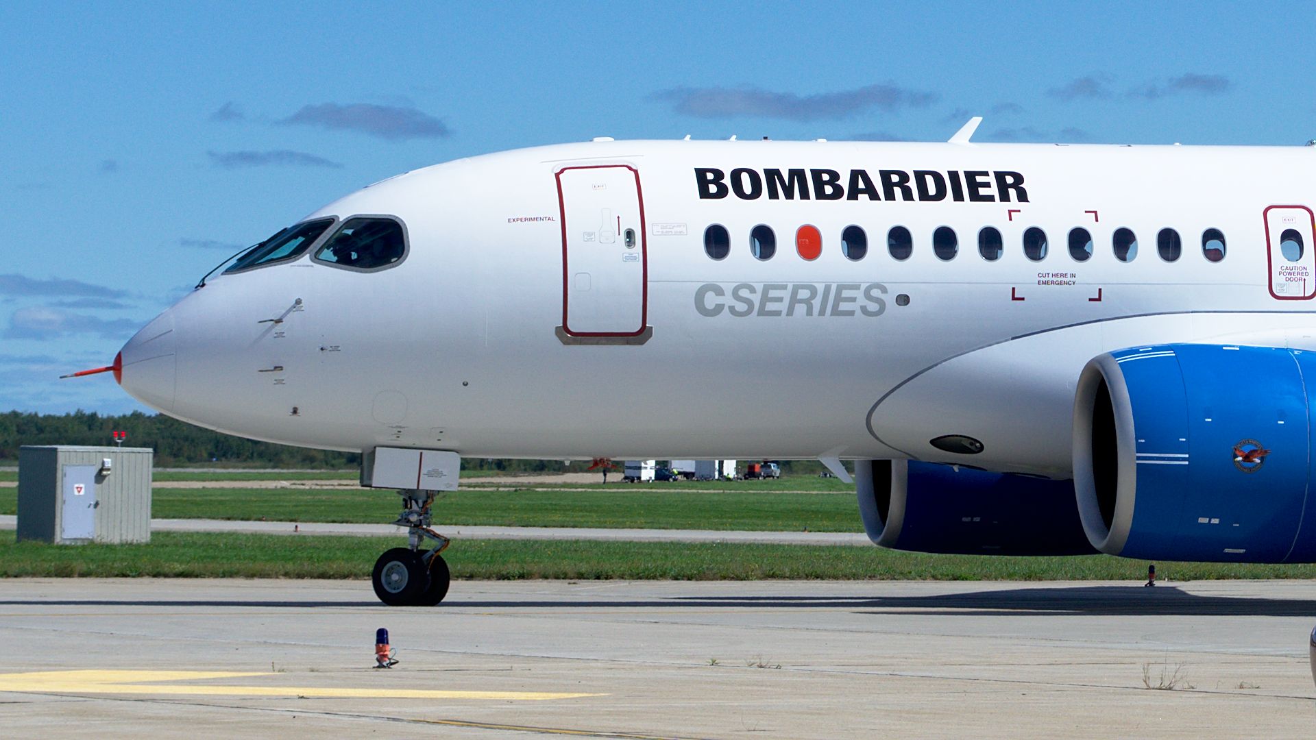 Bombardier CS100 (C-FBCS) - Bombardier CS100 arrival First Flight