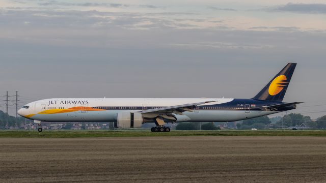 BOEING 777-300ER (VT-JEU)