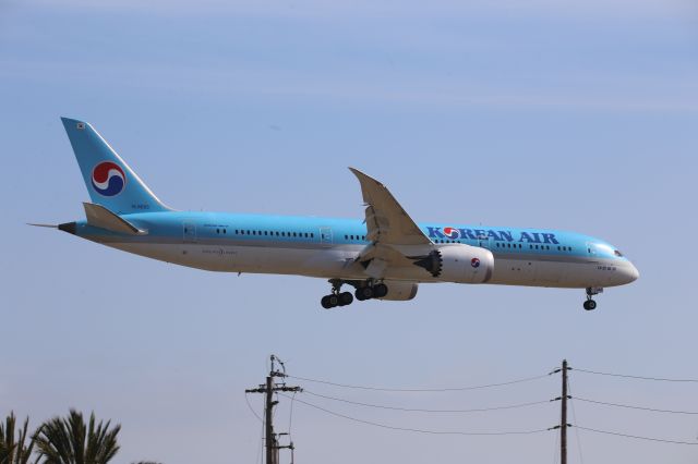 Boeing 787-9 Dreamliner (HL8083)