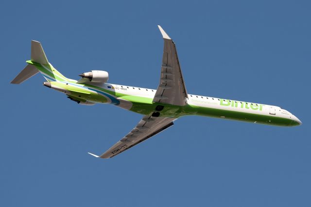 BOMBARDIER Regional Jet CRJ-1000 (EC-MOX)