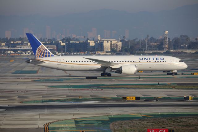 Boeing 787-9 Dreamliner (N26952)