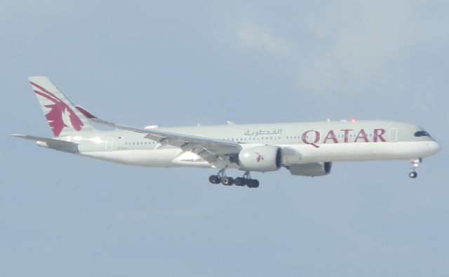 Airbus A350-900 (A7-ALR) - A "State of The Art" Qatar A350-900XWB"Arriving from Doha(OTHH)"On A Hot Blustery Miami afternoon!