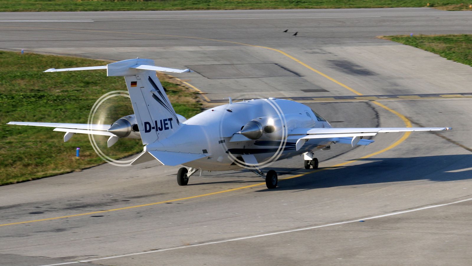 Piaggio P.180 Avanti (D-IJET)