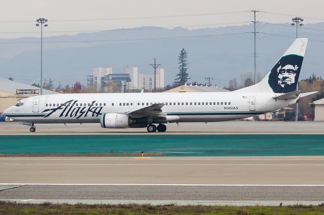 Boeing 737-900 (N302AS)