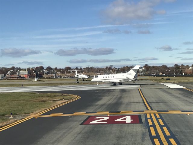 Hawker 1000 (N730CJ) - Taking off rwy 24