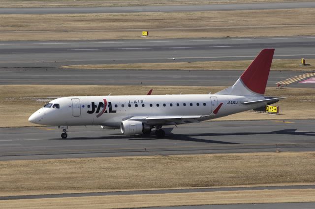 JA212J — - Taxi at Haneda Intl Airport on 2012/02/24